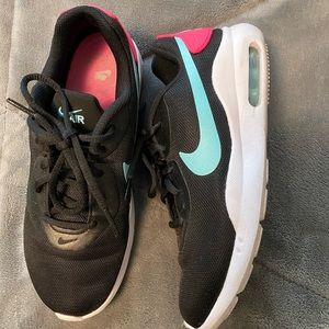 Nike Size 7 Tennis Shoes